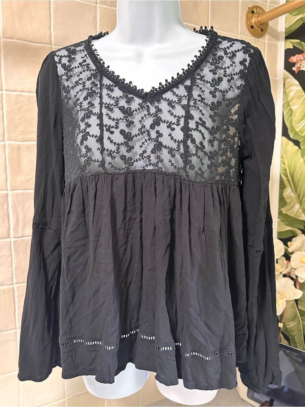 Knox Rose black lace blouse- size s